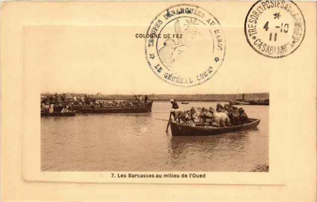 CPA AK FEZ - Les Bacasses au milieu de l'Oued MAROC (796448)