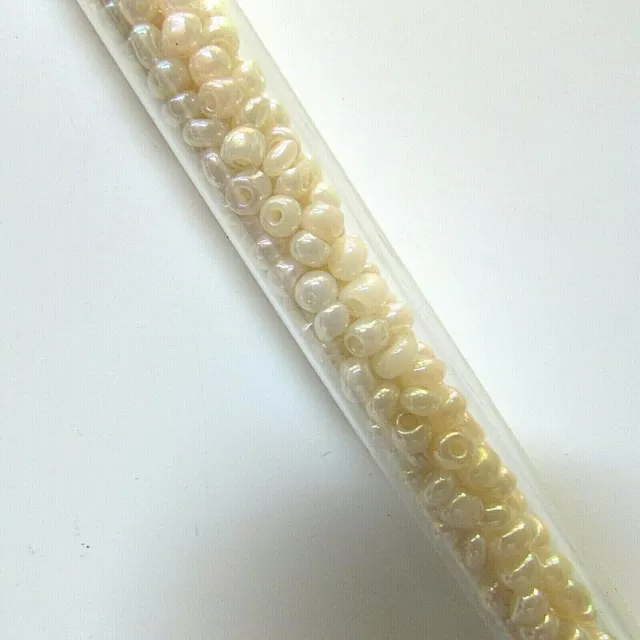 kleine  Perlen ca. 3,5 mm im Reagenzglas creme elfenbein Basteln Nähen Verzieren