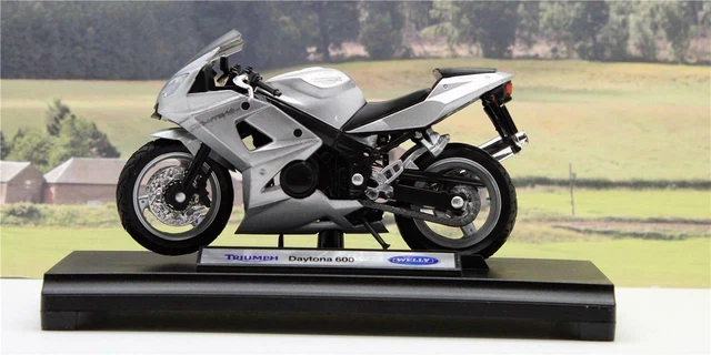 TRIUMPH Daytona 600 Motorbike Boys Toy Model 1:18 Stocking Filler Boxed Present