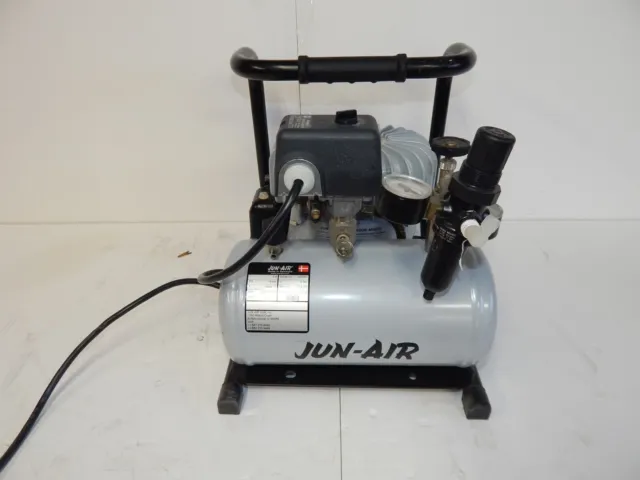 Jun-Air Minor Air Compressor Laboratory Pump (Pek52)