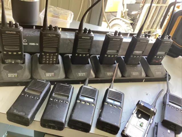 12 Industrial Kenwood KT-372-G 2 way push talk radios W/charge bar kmb-14