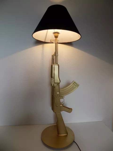 LAMPE DESIGN AK47 KALASHNIKOV OR (chevet bureau table salon lamp kalash ak gun )