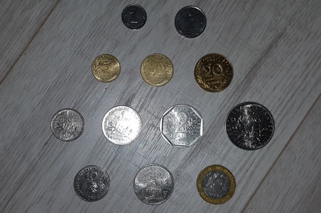 Lot 12 pièces France Ve République dont 1 commémorative