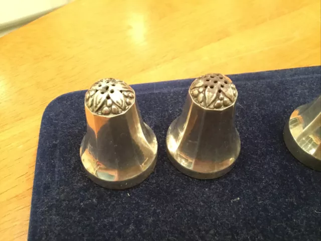 2 Pairs of Sterling Silver Georg Jensen Acorn Salt & Pepper Shakers Pattern 423 3