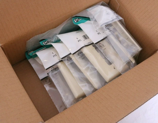New Lot of 10 Panduit Pan-Net 4 Position Horizonal Faceplate Ivory CFPH4EI