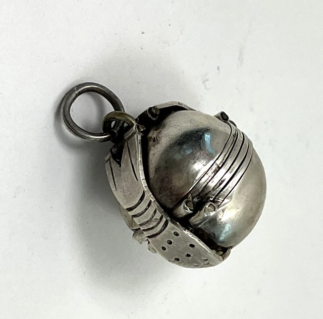 Vintage Sterling 925 Taxco Mexico 4-Photo Folding Round Ball Locket Pendant