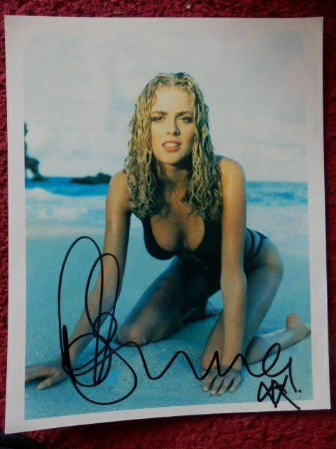 Donna Air -  English Actress / Singer    -   Autographed  Photo