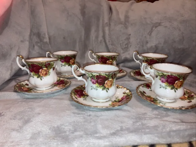 ROYAL Albert OLD Country Roses  6  Small 7 cm Tea Cups &  Saucers / Coffee Cups