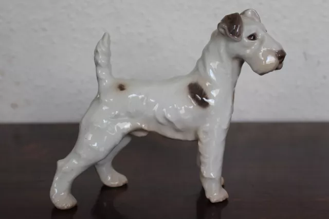 Decorativo Figura de Porcelana" Perro, Terrier" NR.1998 De Bing&Gröndahl #10104