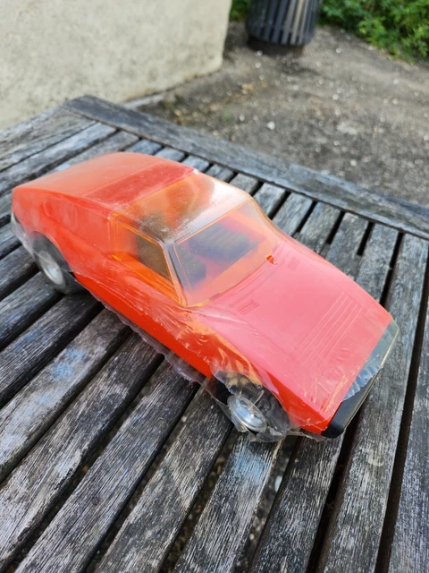 Lot De 9 Voitures De Courses Dont 4 Bugatty , Diverses Fabrications En Boite Ou Blister