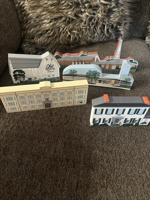 Cats meow 5 collectible village Wood Buildings