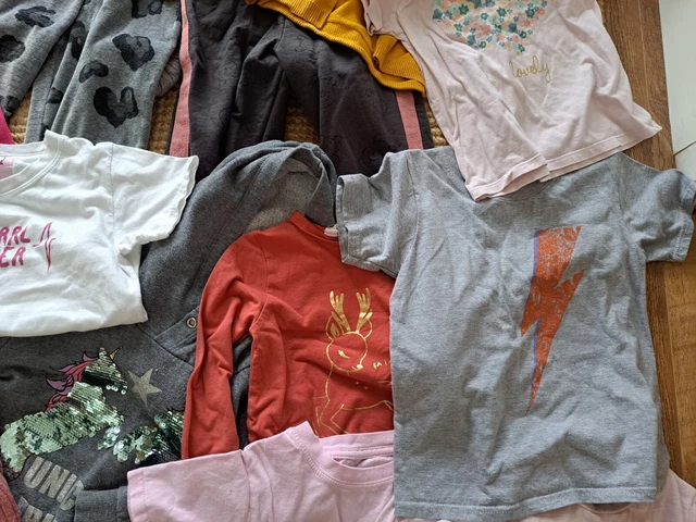 Huge BUNDLE of GIRLS CLOTHES age 5-6 years TSHIRTS leggings robe, jumpers 8