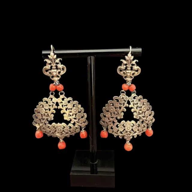 Paire de boucles d’oreilles  XIXe siècle ancien Vintage Corail Biseauté