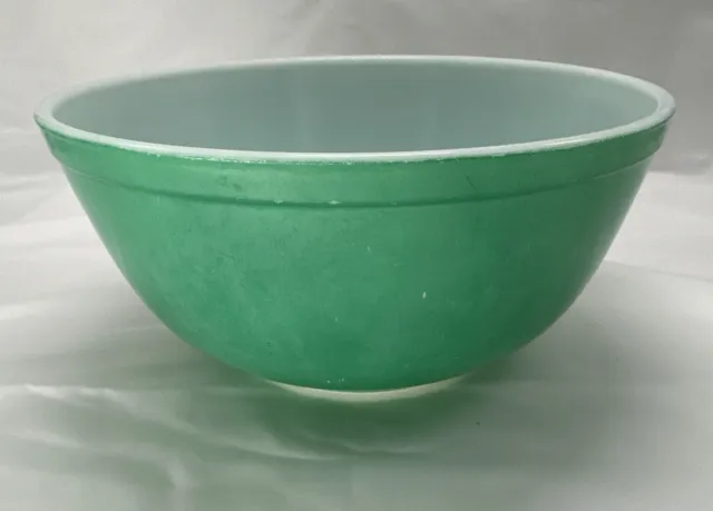 Vintage Pyrex Green 403 - 2.5 Quart Mixing Nesting Bowl - USA