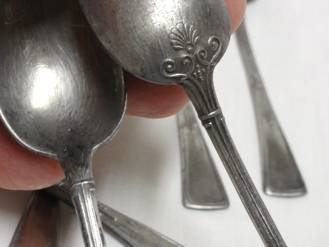 Ensemble dé six cuillères à café en métal argenté vintage
