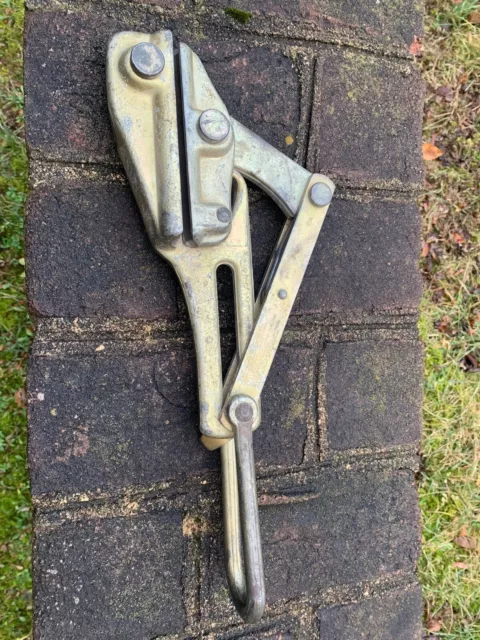 Klein Tools 1656-40 Chicago Grip for 0.5 in. - 0.7 in. Bare Conductors NICE!