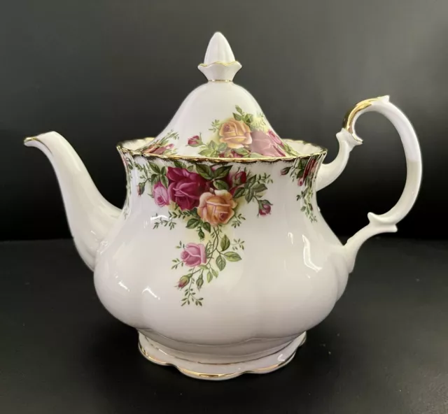 Royal Albert Old Country Roses Medium 6-cup Teapot, England, Excellent Condition