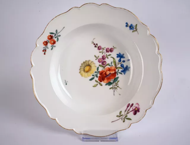 Meissen Porzellan Teller um 1780 mit Blumenbemalung Marcolini-Zeit Blumen Bukett