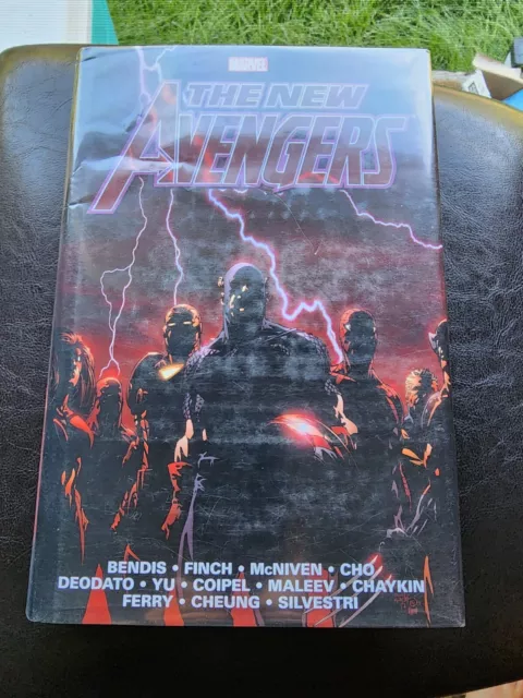 The New Avengers Omnibus Volume 1 By Brian Michael Bendis