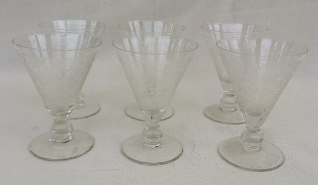 Six verres à pied à porto Cristal gravé  déb. 20ème (Baccarat, Saint-Louis...?)