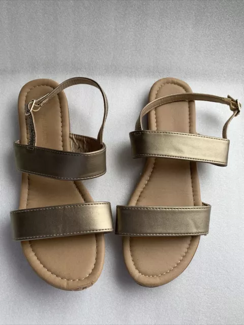 Girls sandals deals size 4