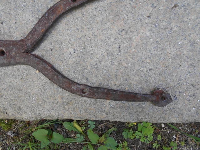 Rare Pair Of Early American Pitchfork Shaped Barn Hinges 7