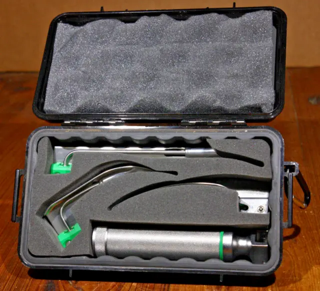 Welch Allyn Small Fiber Optic Laryngoscope Kit 3 Blades & Hard Case REF MIL5072