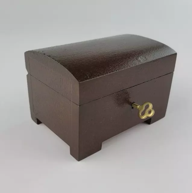 Wooden Chest 10 cm Long, Lockable on the key in Brown Color