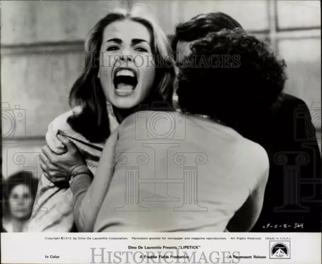 1976 Press Photo Margaux Hemingway in scene from Paramount's "Lipstick."