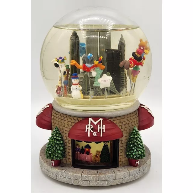MACYS THANKSGIVING DAY Parade Twin Towers 2000 Snow Globe Read 28.48