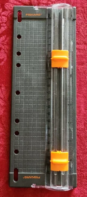 Fiskars Portable Paper Trimmer Cutter 8.75" Guide 2 Slide Blades Fits Binder
