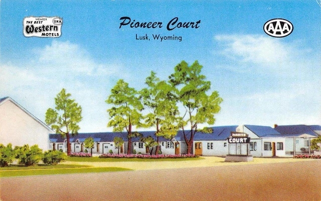 PIONEER COURT Lusk, Wyoming Highways 85 & 20 Roadside ca 1950s Vintage Postcard