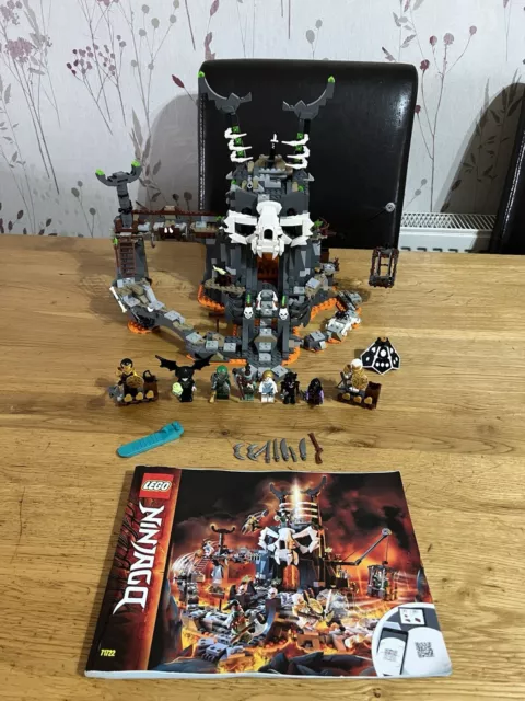 LEGO NINJAGO SKULL Sorcerer s Dungeons 71722 100 Complete with instructions 45.00 PicClick UK
