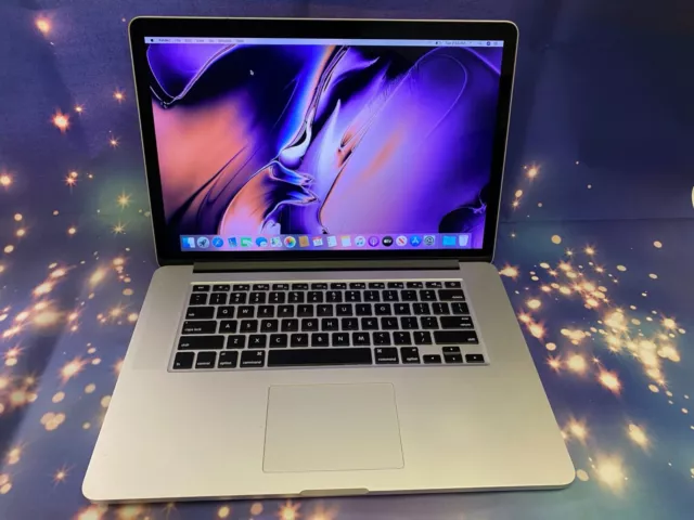 Apple Macbook Pro 15" Laptop RETINA  i7 / 8GB RAM / 256GB SSD HD. MacOS Catalina