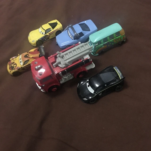 lot de  6 voitures cars disney pixar metal