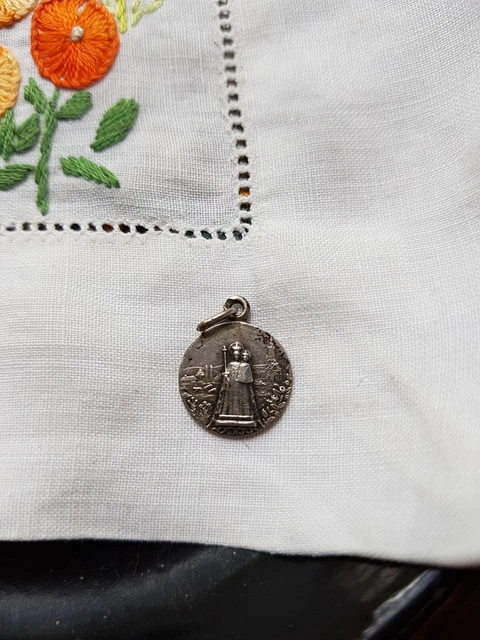 Pendentif Ancien En Argent 925 - Médaillon Carte De La Guyane (Cayenne) - Occasion Très Bon État