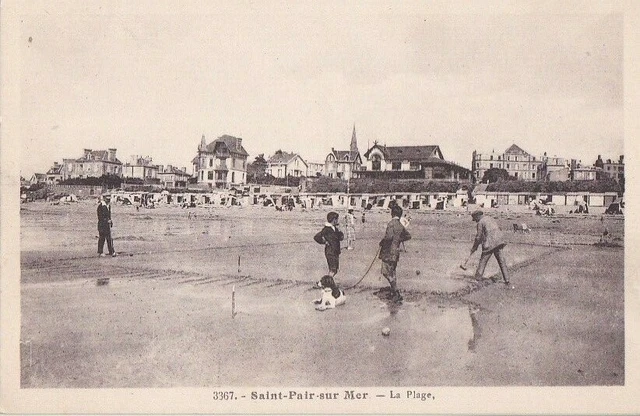 CPA 50 Env. Granville Donville SAINT-PAIR s/MER La Plage VILLAS Hôtel Animée