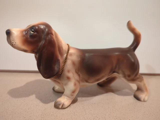 Vintage LEFTON Ceramic CHAMPION BASSET HOUND Dog Figurine Chain Collar Tag 8214