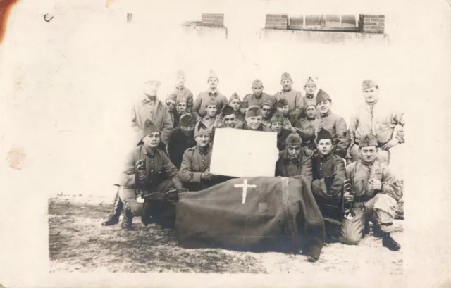 Cpa Photographie Militaria Photo Groupe De Jeunes Soldats Classe?