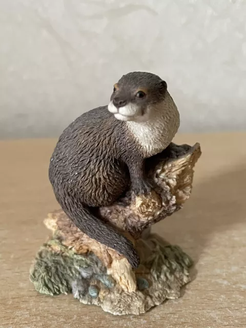 Border Fine Arts Otter Figurine 'River Watch' 3" Tall