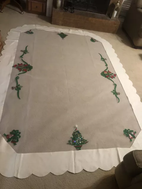 VTG 60s 84 x 119 CHRISTMAS Felt/Netting Tablecloth Cover Beaded Sequin Appliques
