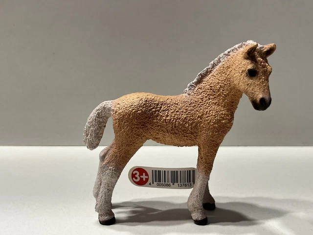 SCHLEICH 13781 – Bashkir Curly Fohlen, Detailgetreues Bauernhof-Tier