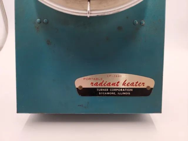 Vintage 1960's Portable Turner Radiant Heater Model LP-2440. 2