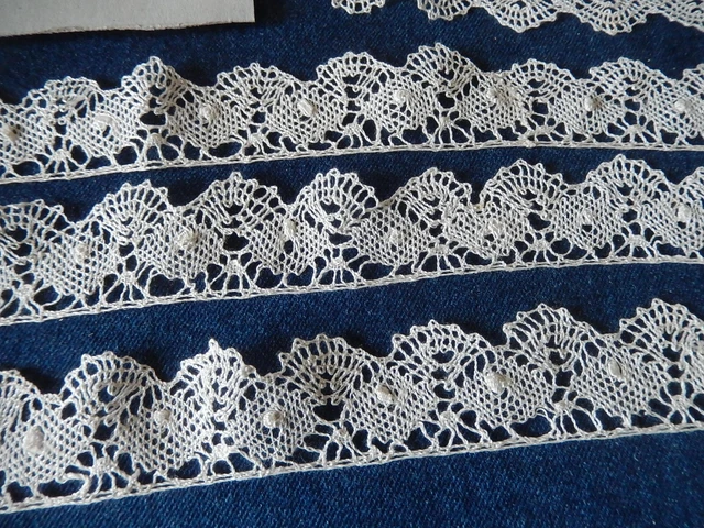 DENTELLE ANCIENNE DU PUY AUX FUSEAUX  : 6,40 m x 3 cm