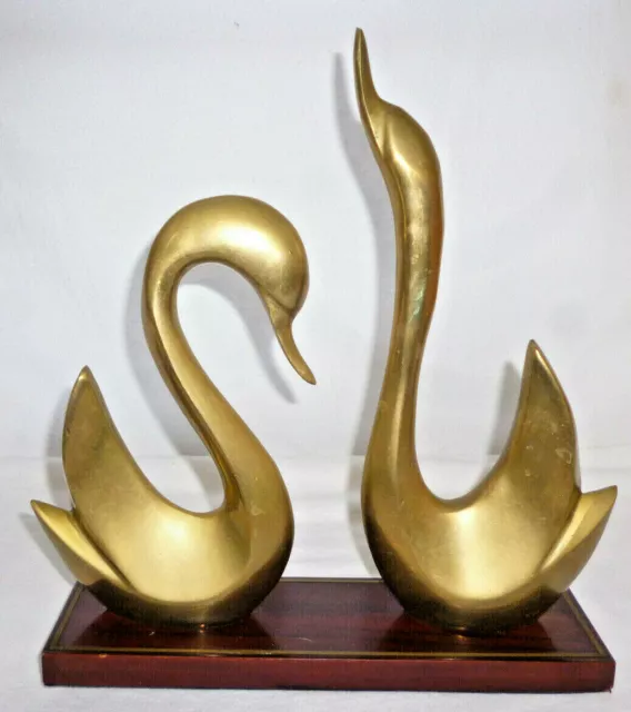 VINTAGE MID CENTURY LARGE BRASS SWANS STATUE - 28cm high - very good condition