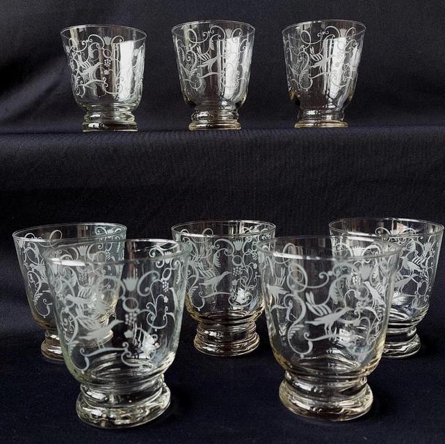 Ancien Service de 8 verres a eau en verre décor en impression arabesque oiseau