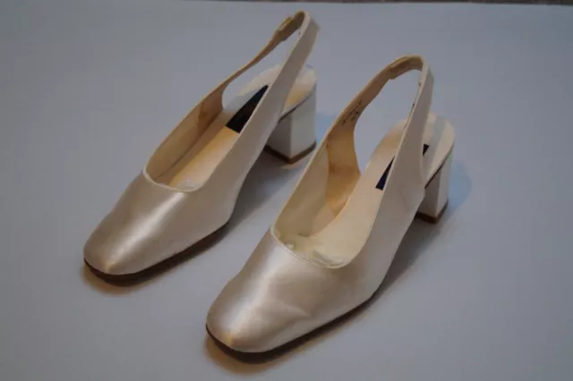 Meadows Bridal Shoes. Ivory satin, sling back, block heel shoes, size 4.5