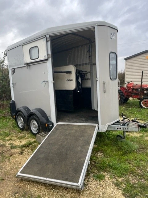 Van Ifor Williams HB506 2 places