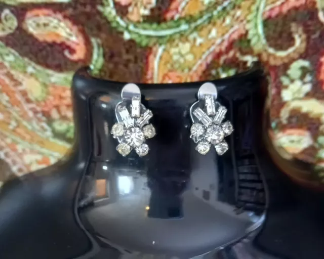 VINTAGE EARRINGS Petite Clip On 1950/60s Silver Tone ART DECO Diamante Stunning