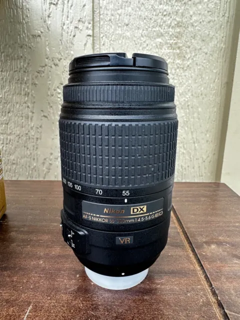 Nikon AF-S DX NIKKOR 55-300mm f/4.5-5.6G ED VR Lens with original box